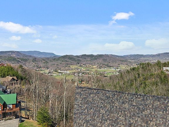 3rd image of 3643 Wilderness Mountain Rd
