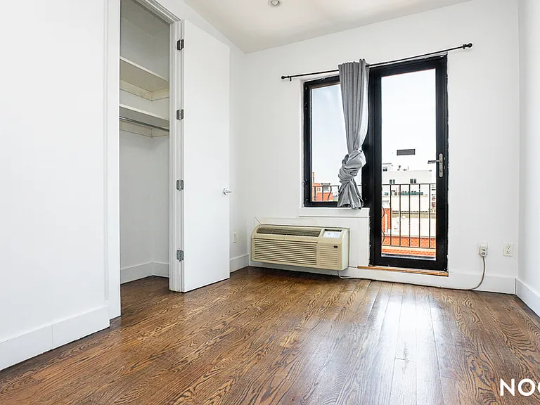 112 Manhattan Ave #5B — Photo 4