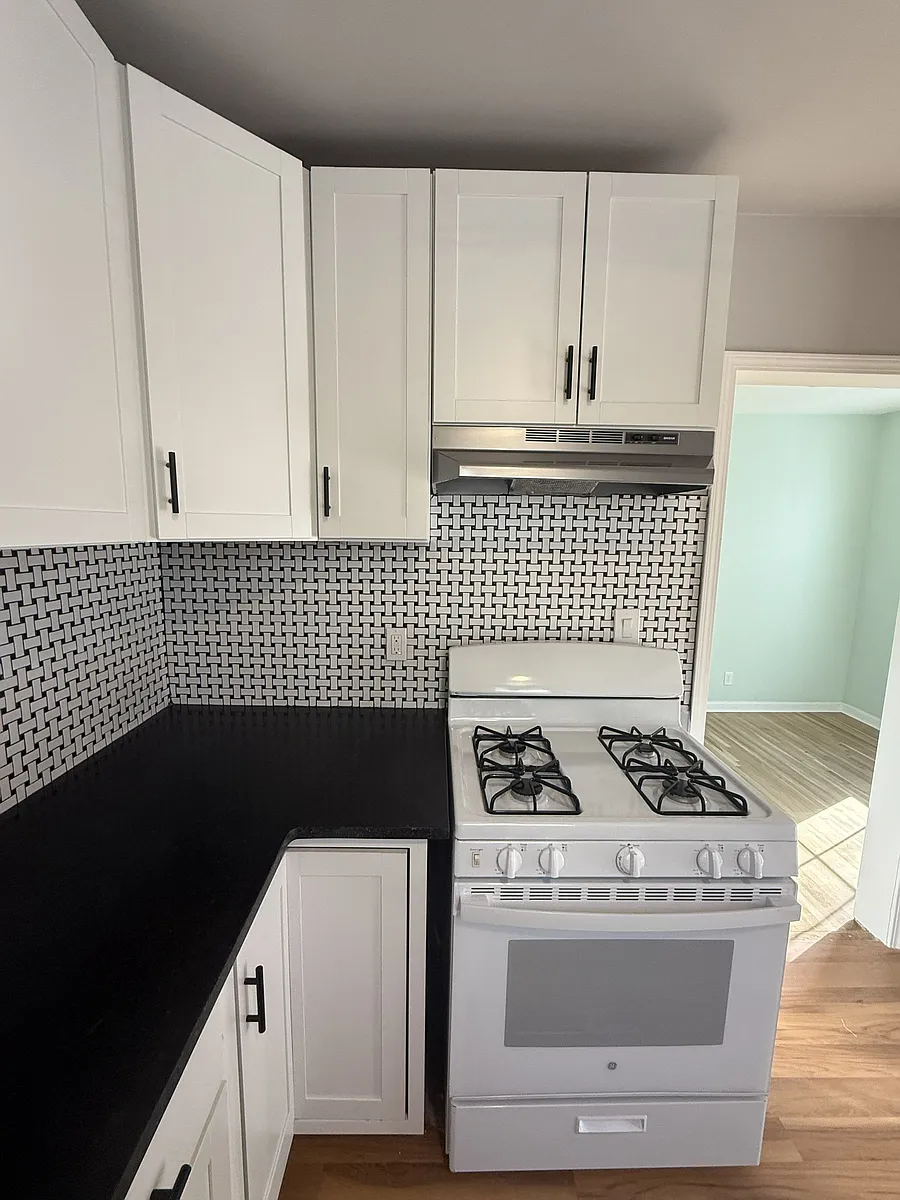 Building Photo - 728 47th Way S