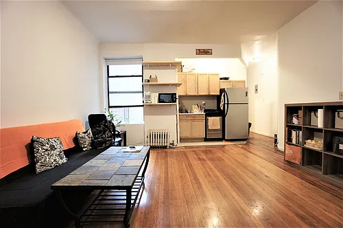 205 W 103rd St Photo 1