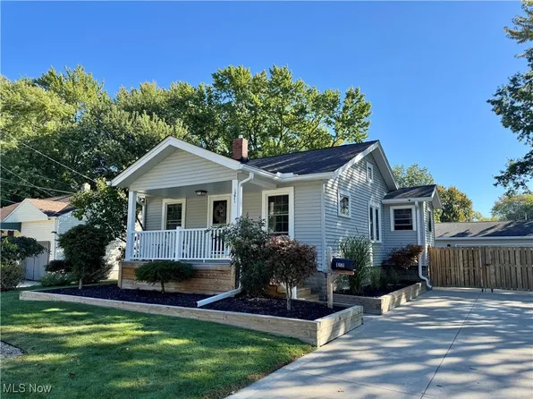 1271 Hulett Ave, Eastlake, OH 44095