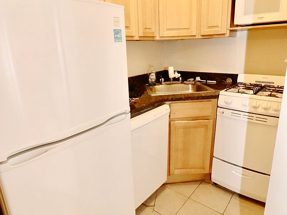 5th image of 308 W 73rd St APT 3A