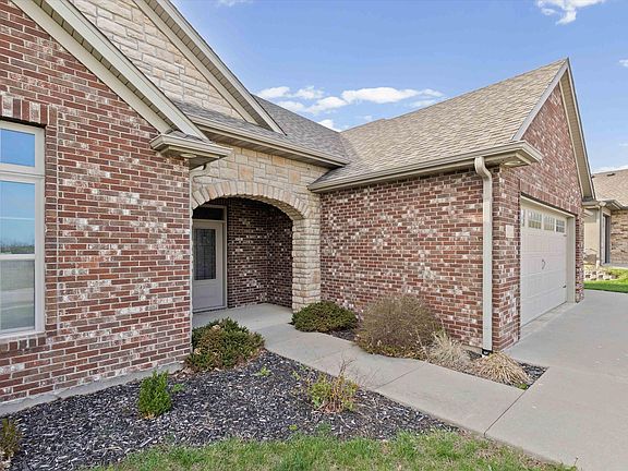 4th image of 1205 Shallow Ridge Cir