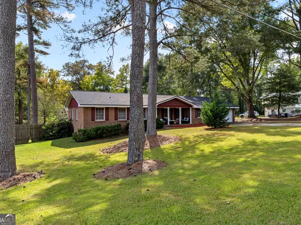 2045 Forest Dr, Fayetteville, GA 30214