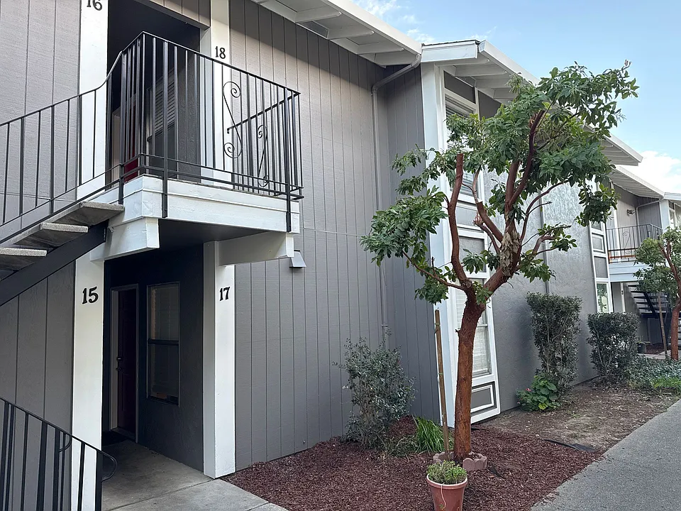 195 E Pacific Ave