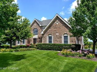 8 Somerset Hills Ct, Hawthorn Woods, IL 60047
