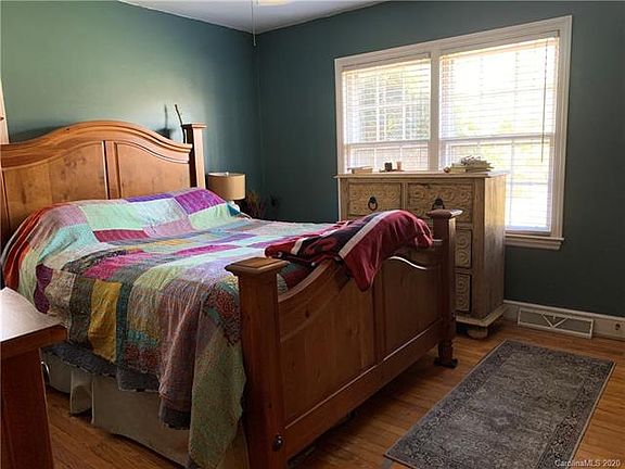 3rd image of 749 Colonial Dr