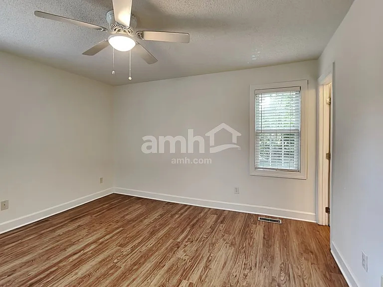 803 Delray Ln — Photo 8