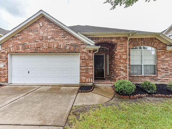 3rd image of 3325 Lakeway Ln