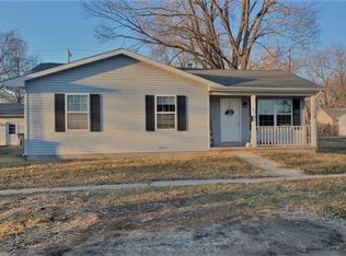 604 E High St, Monticello, IL 61856
