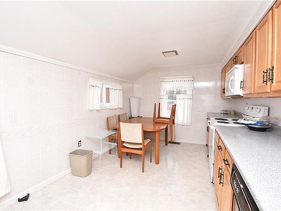 4th image of 13387 North St