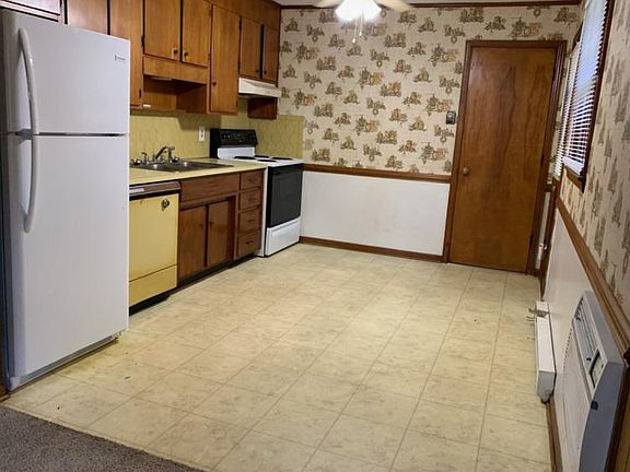 2nd image of 1112 Heath Ave