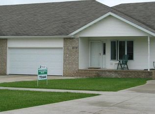 2674 Sara Lyn Dr, Grand Forks, ND 58201