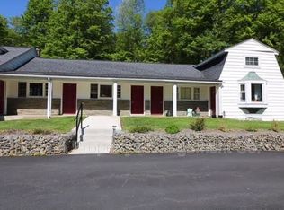 106 3rd St APT 5, Gouldsboro, PA 18424