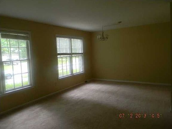2nd image of 118 Dunmow Dr