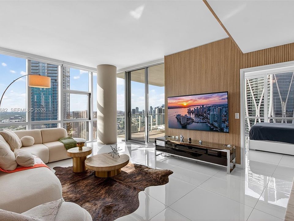 1st image of 851 NE 1st Ave Unit 3201