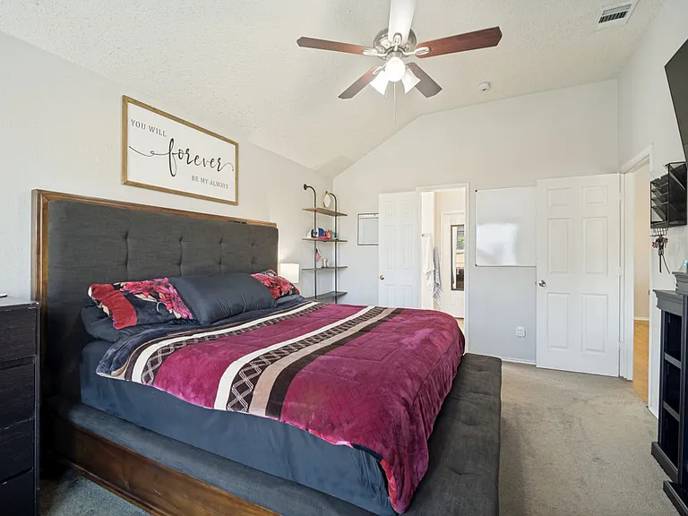 1109 Alexandria Dr — Photo 15