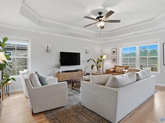 3rd image of 172 Beaver Brook Pl