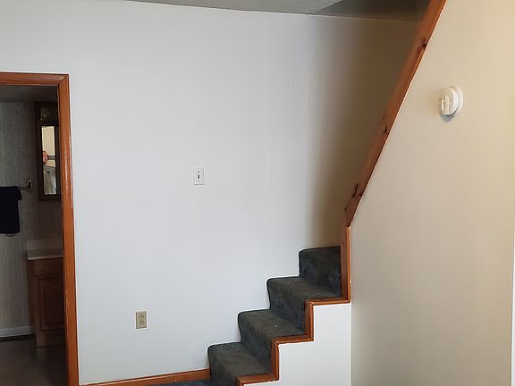 5th image of 315 Enterprise Ave