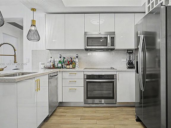 4th image of 999 SW 1st Ave APT 2407