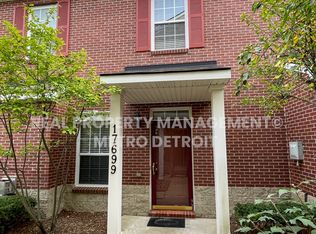 17699 Windflower Dr, Southfield, MI 48076