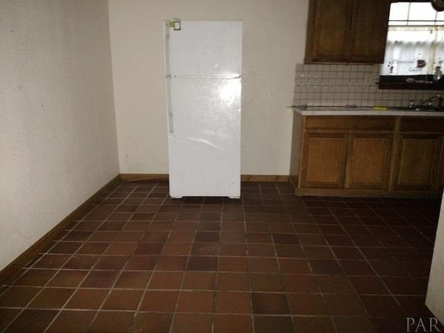 2nd image of 7390 Esther St