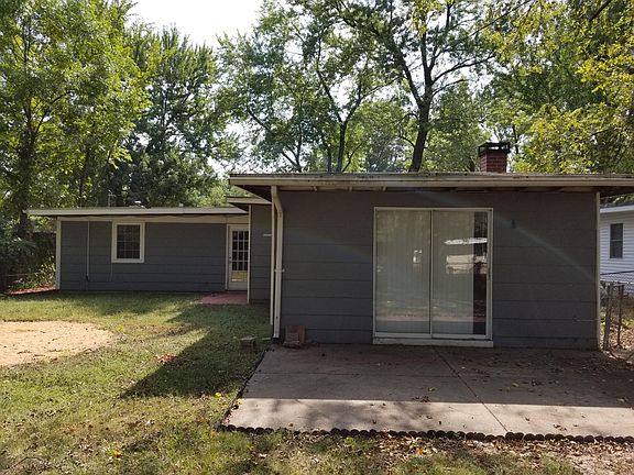 4th image of 13 Redwood Dr