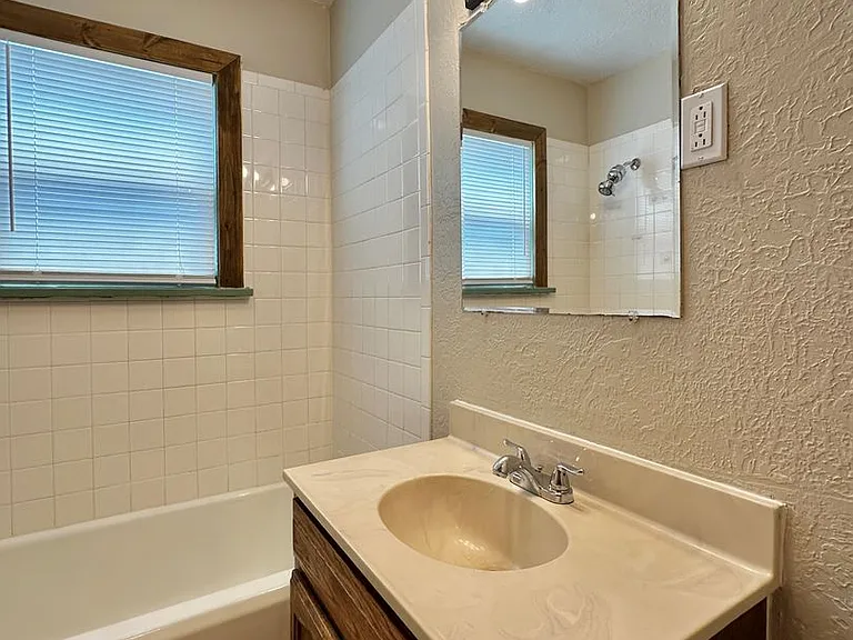 1506 NW Arlington Ave — Photo 17