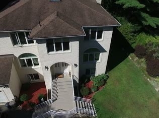 3 Robert Pl, Nanuet, NY 10954