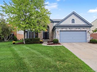 45063 Weymouth Dr, Canton, MI 48188