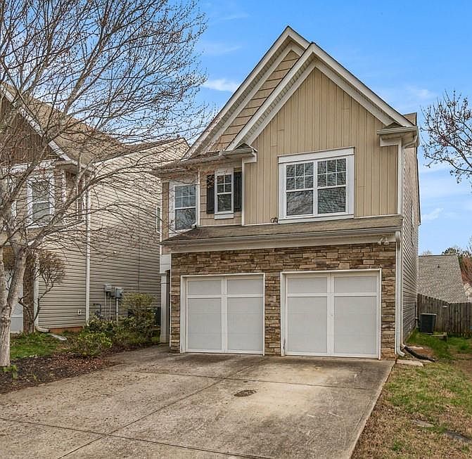 1st image of 811 Forsythia Way