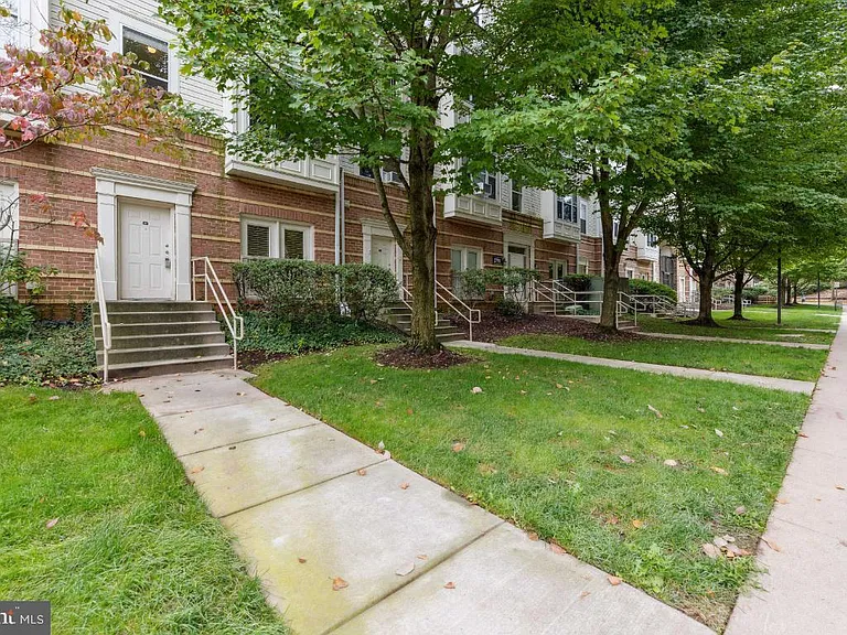 2765 Centerboro Dr #159 — Photo 2