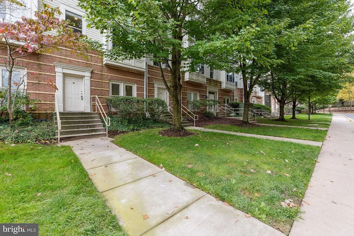 Building Photo - 2765 Centerboro Dr #159