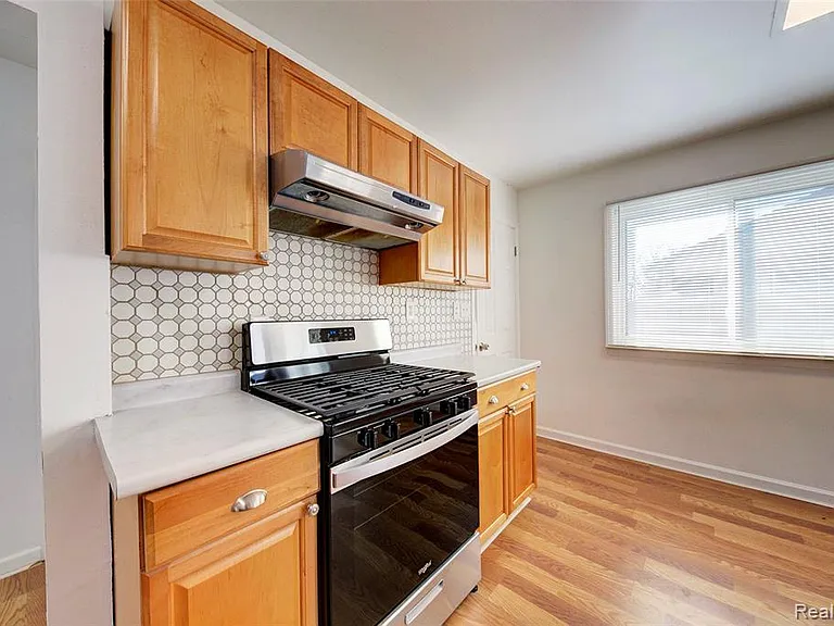 35030 Michelle Dr — Photo 18
