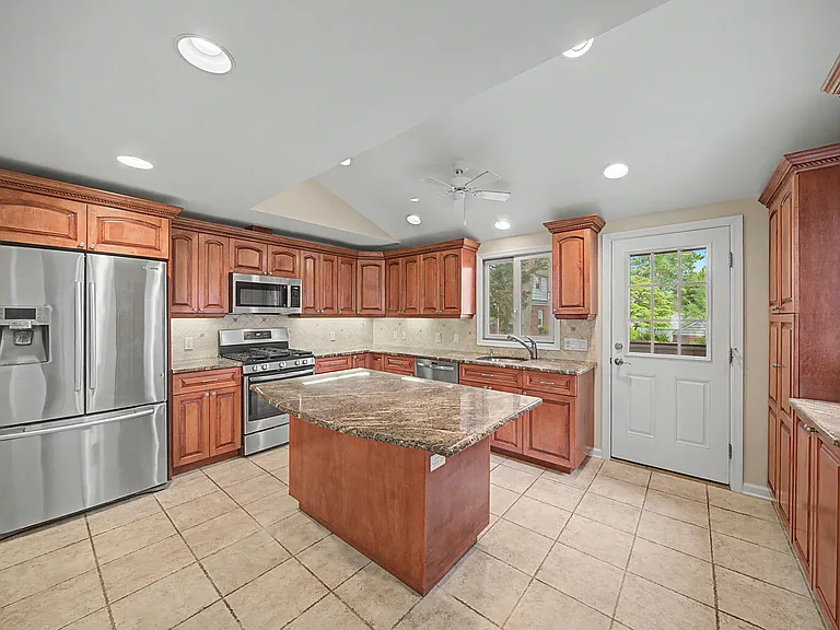 34 Esmond Pl — Photo 24