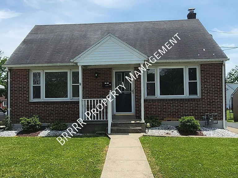 2234 Easton Ave — Photo 1