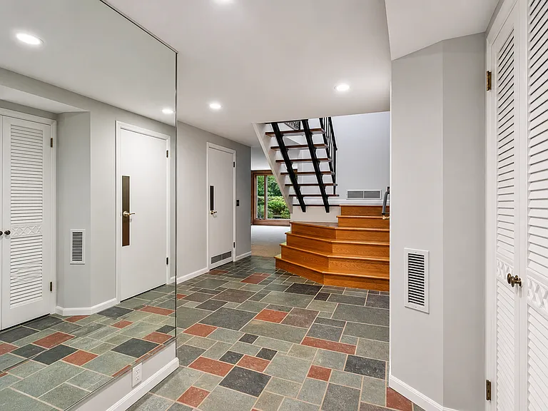 6 Lark Ave — Photo 17