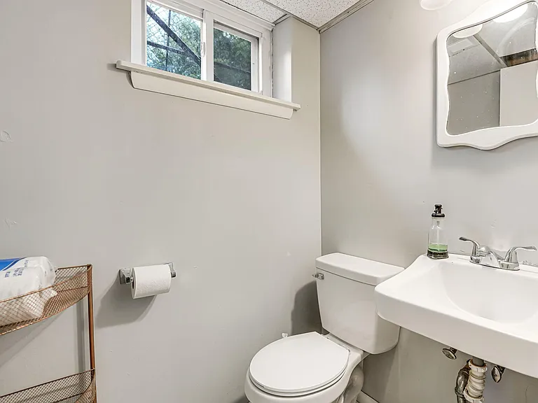 6714 Amherst Rd — Photo 29