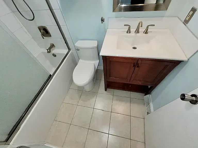 818 Eastchester Dr — Photo 11