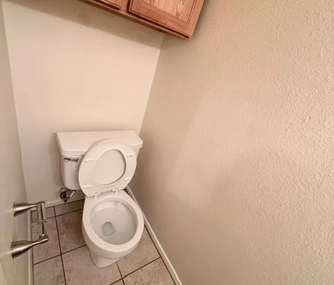 1202 Royal Crest Dr — Photo 18