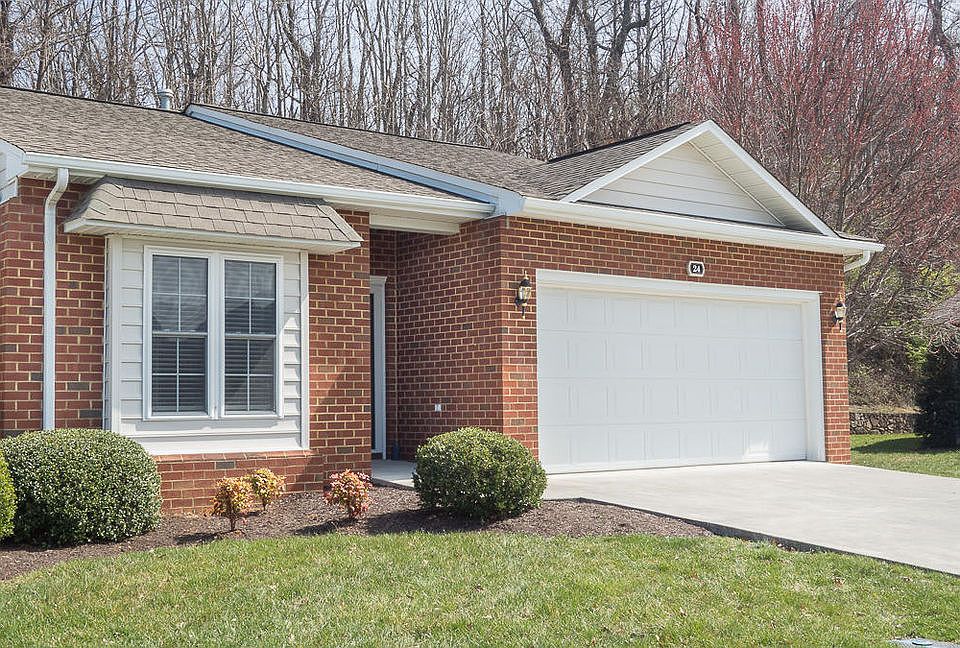 1st image of 24 Stoneridge Ln