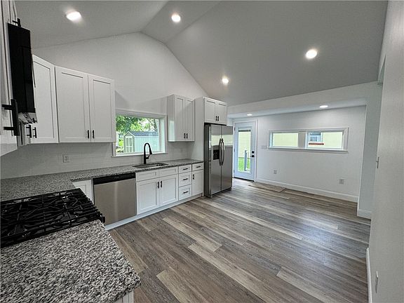 3rd image of 26 Kirkwood Ave