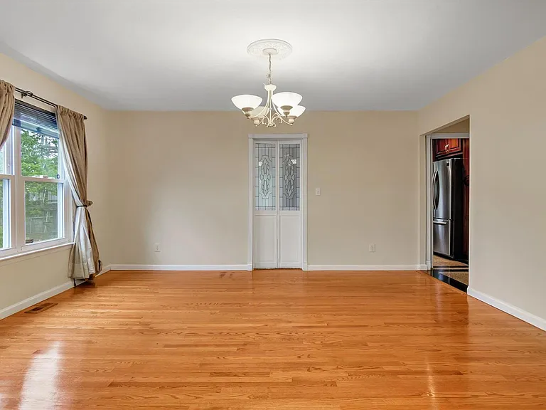 47 Carriage Rd — Photo 8