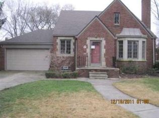 541 Barrington Rd, Grosse Pointe Park, MI 48230