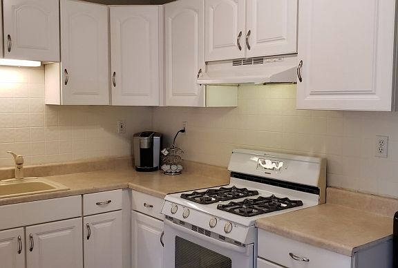4th image of 610 Avenue A