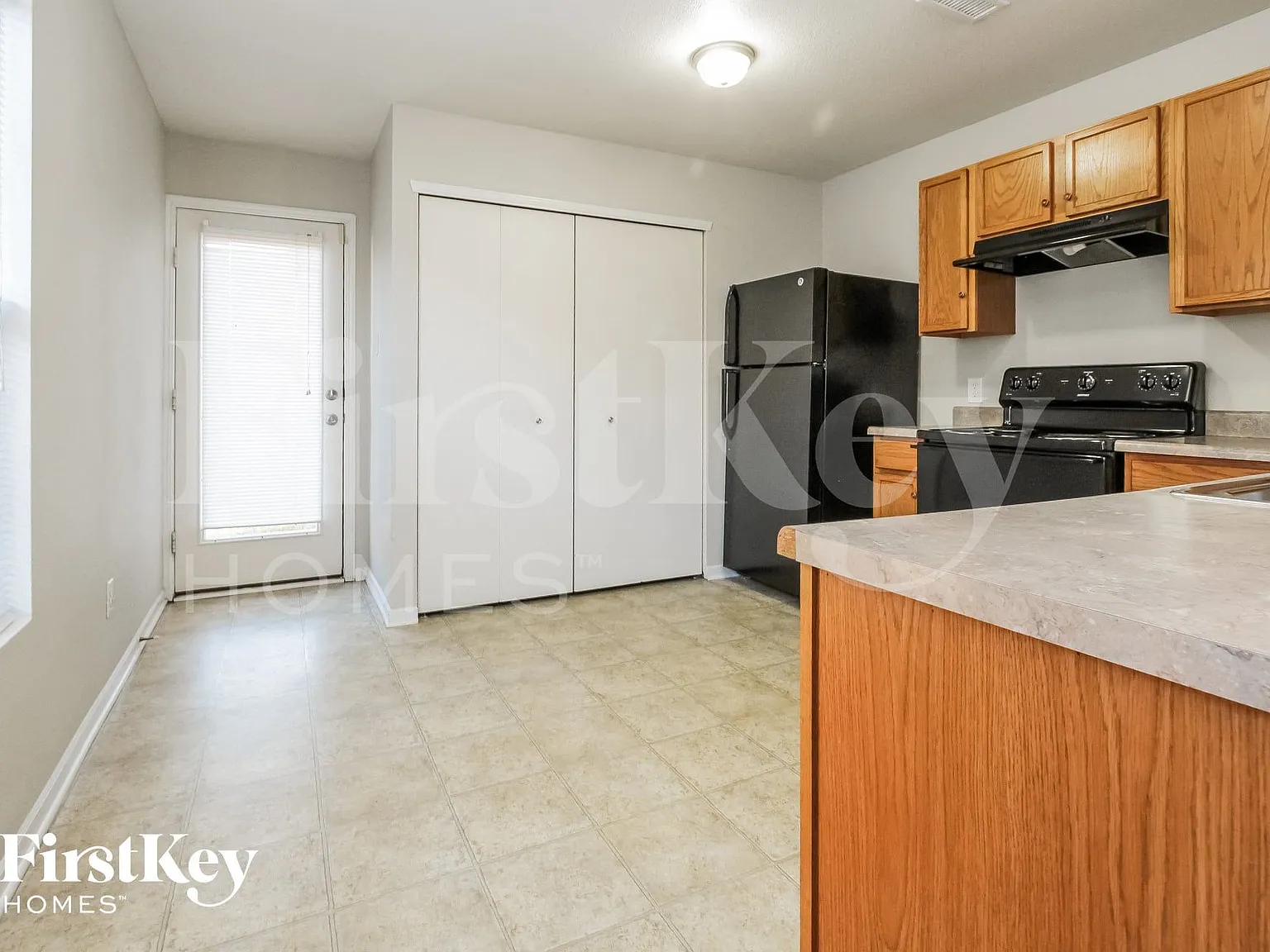 3 bed, 2.0 bath, 1031 sqft, $1,775 — Photo 4