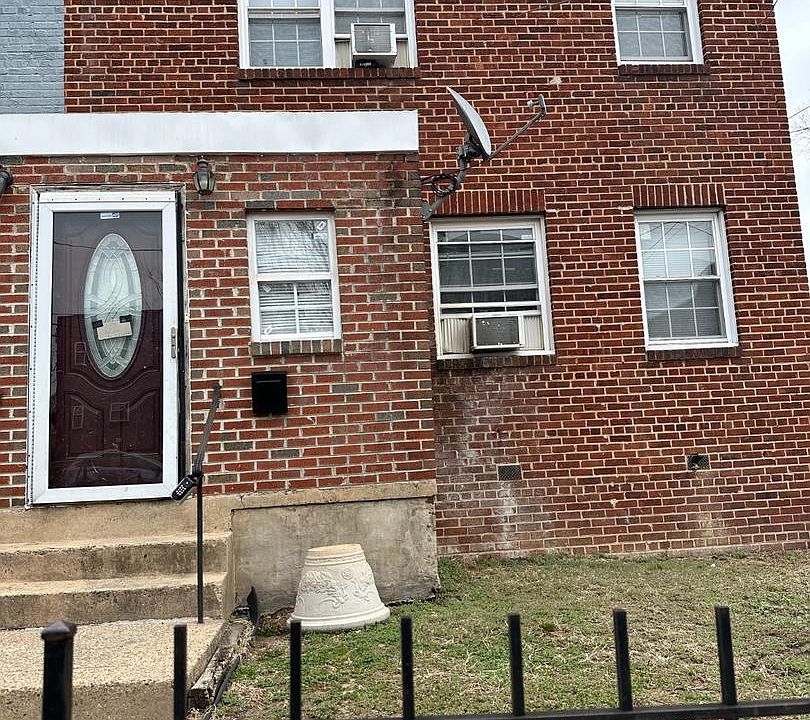 1st image of 845 48th St NE