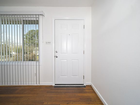 4th image of 1705 Geffert Dr