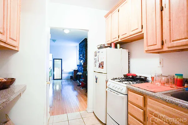 Rented by City Connections Realty | media 36