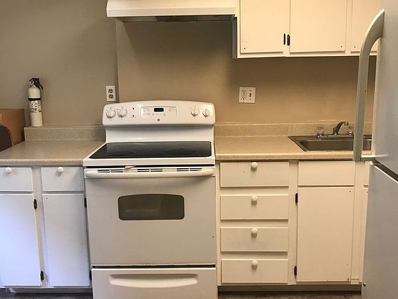4th image of 216 S 1st St #C